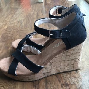 TOMS Sandals. *Brand NEW!*